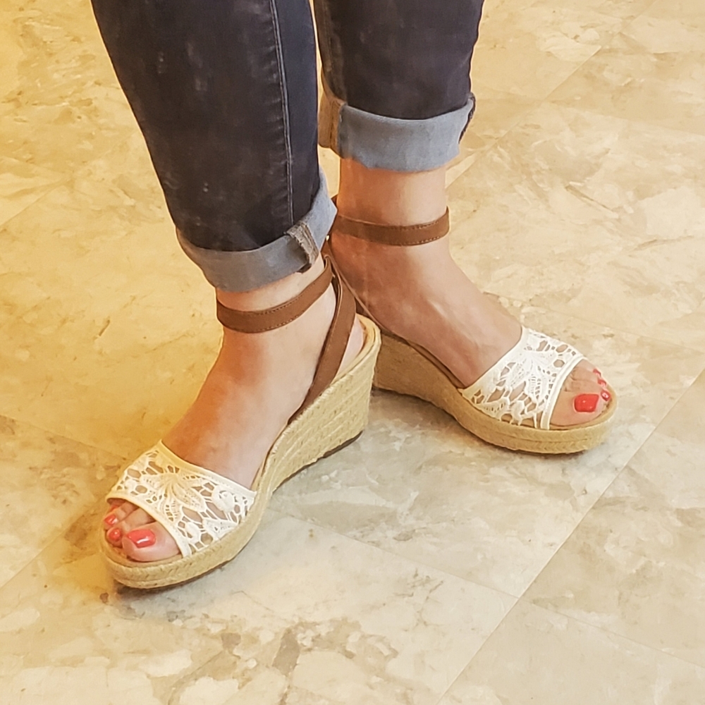 Naturalizer Ivory Lace Wedges NWB